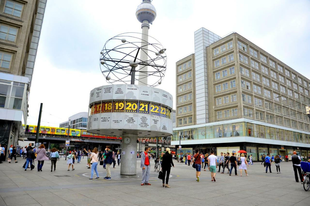 Holiday 33 Apartments Abcd Alexanderplatz Berlin Exteriör bild